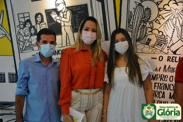Novo espaço da Biblioteca Municipal e a Sala do Empreendedor são inaugurados com homenagens a seu Manuel Professor e ao Empresário Avelan Carlos Cruz