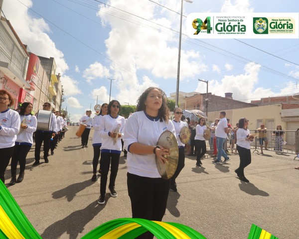 Fotos do desfile do aniversário de 94 anos de Nossa Senhora da Glória - Período manhã
