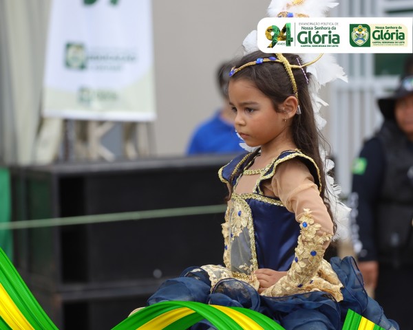 Fotos do desfile do aniversário de 94 anos de Nossa Senhora da Glória - Período manhã