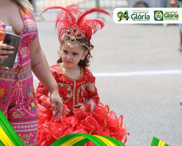 Fotos do desfile do aniversário de 94 anos de Nossa Senhora da Glória - Período manhã