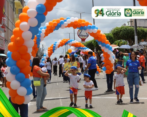 Fotos do desfile do aniversário de 94 anos de Nossa Senhora da Glória - Período manhã