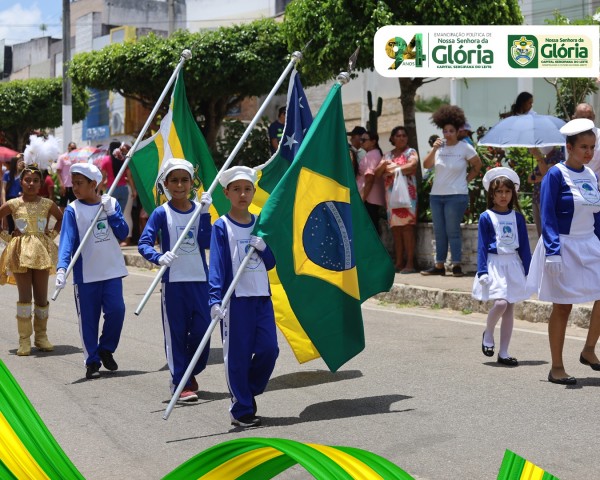 Fotos do desfile do aniversário de 94 anos de Nossa Senhora da Glória - Período manhã