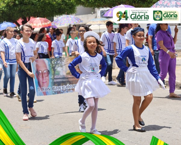Fotos do desfile do aniversário de 94 anos de Nossa Senhora da Glória - Período manhã