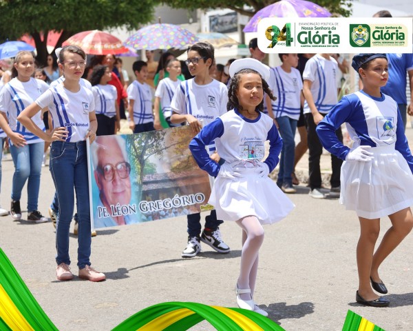 Fotos do desfile do aniversário de 94 anos de Nossa Senhora da Glória - Período manhã