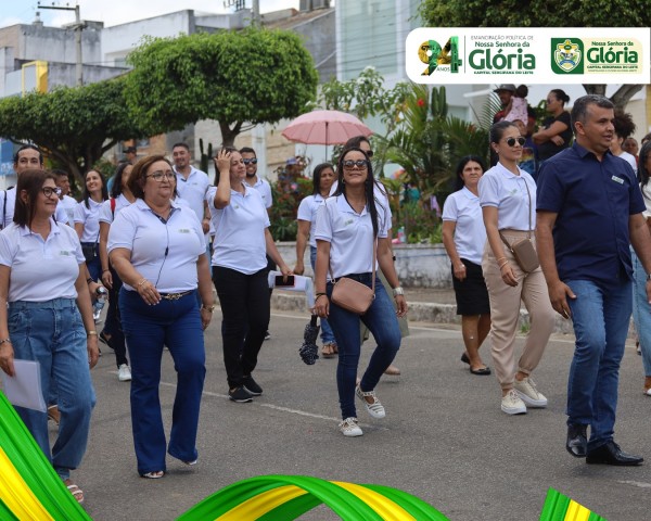 Fotos do desfile do aniversário de 94 anos de Nossa Senhora da Glória - Período manhã