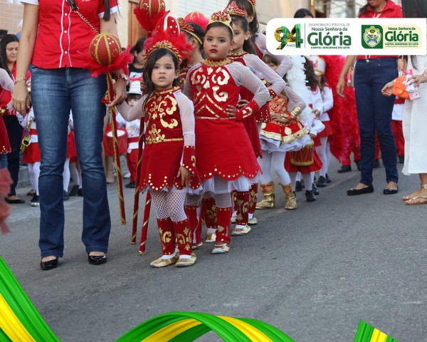 Fotos do desfile do aniversário de 94 anos de Nossa Senhora da Glória - Período tarde