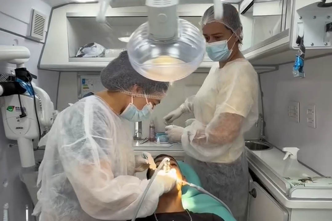 Crianças e adolescentes do CRAS Novo Horizonte recebem atendimento em saúde bucal