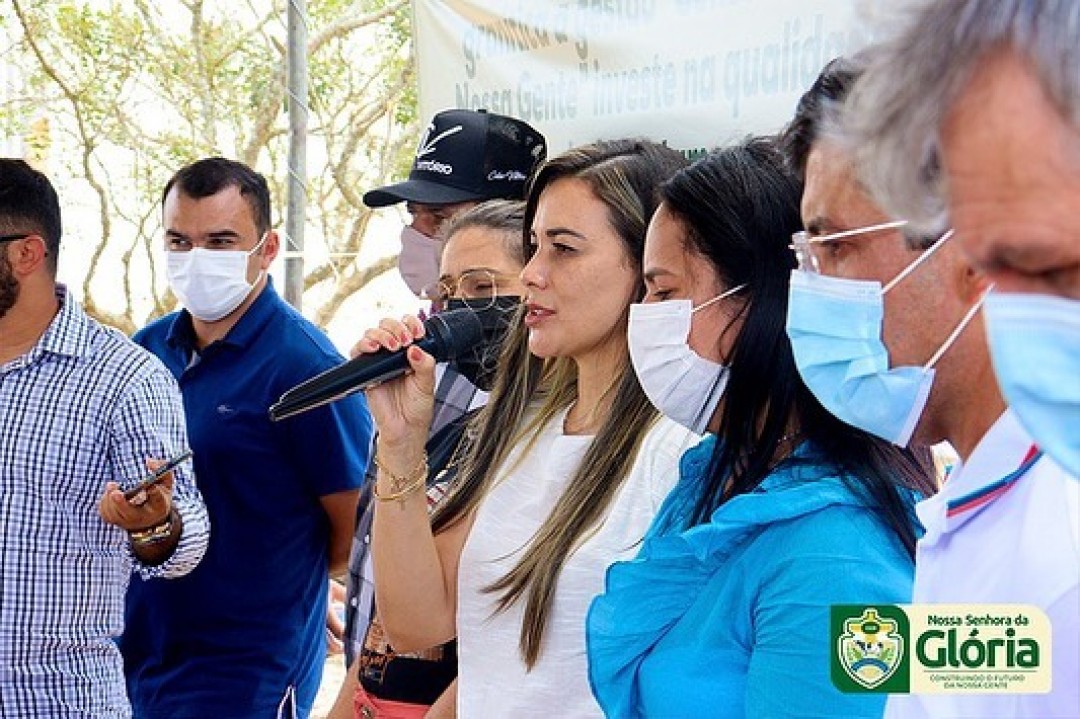 Prefeita assina ordem de serviço para pavimentação granítica no Assentamento Nossa Senhora da Glória