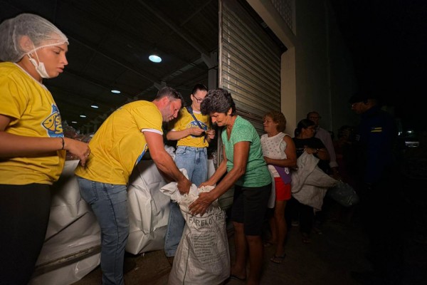 Prefeitura de Glória distribui 7,8 toneladas de peixe para a semana santa