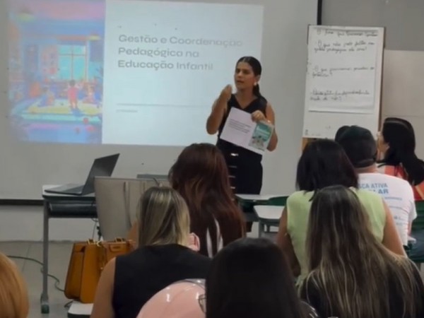 Semec promove reunião de alinhamento com gestores e coordenadores