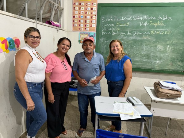 Prefeitura de Nossa Senhora da Glória realiza entrega do Cartão EJA