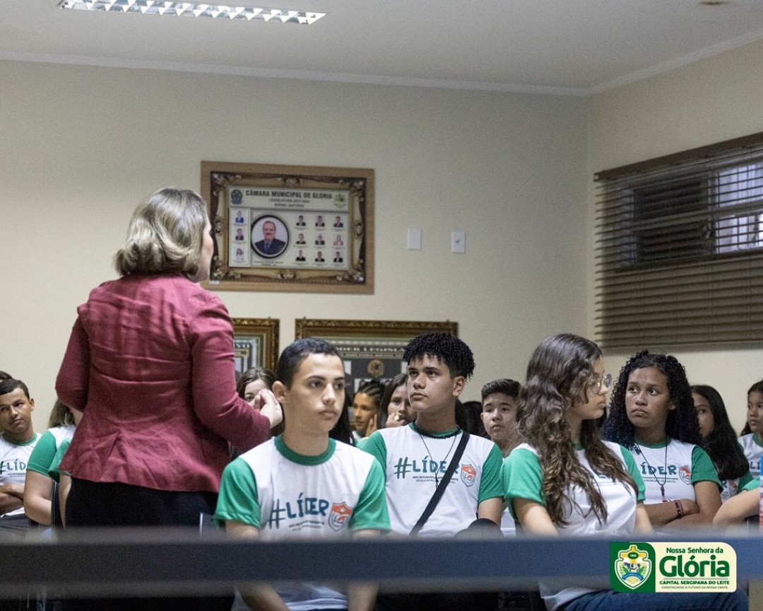 SEMEC promove formação voltada a liderança para estudante da Tiradentes