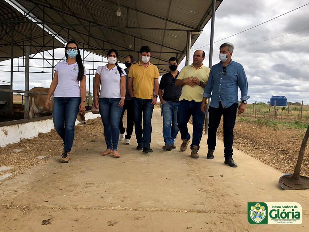 Nossa Senhora da Glória recebe visita de representantes do Ministério da Agricultura