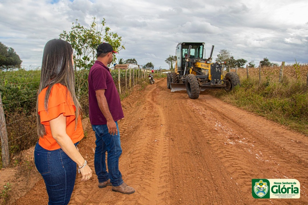 Secretaria de Obras e Infraestrutura realiza parolamento nas estradas do Município