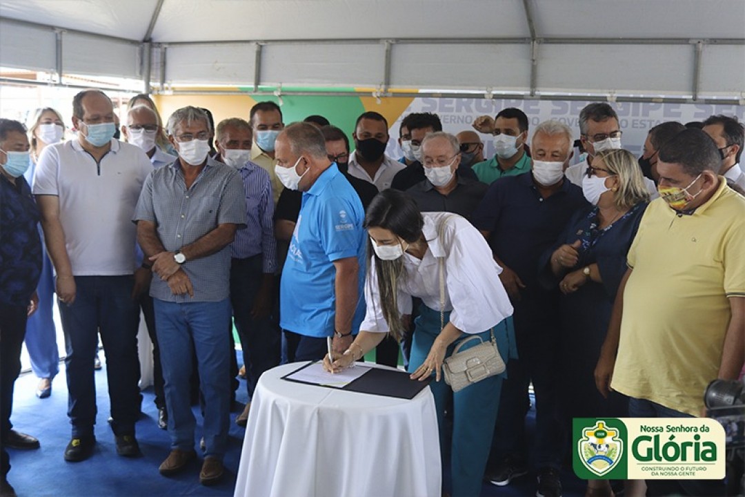 Governador Belivaldo assina ordem de serviço para realização de obras em Nossa Senhora da Glória